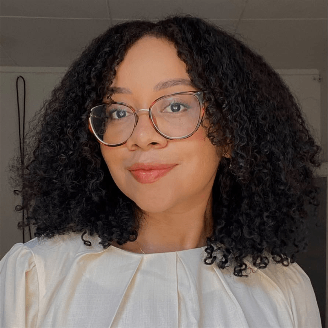 Profa. Dra. Emanoelle Fernandes Silva