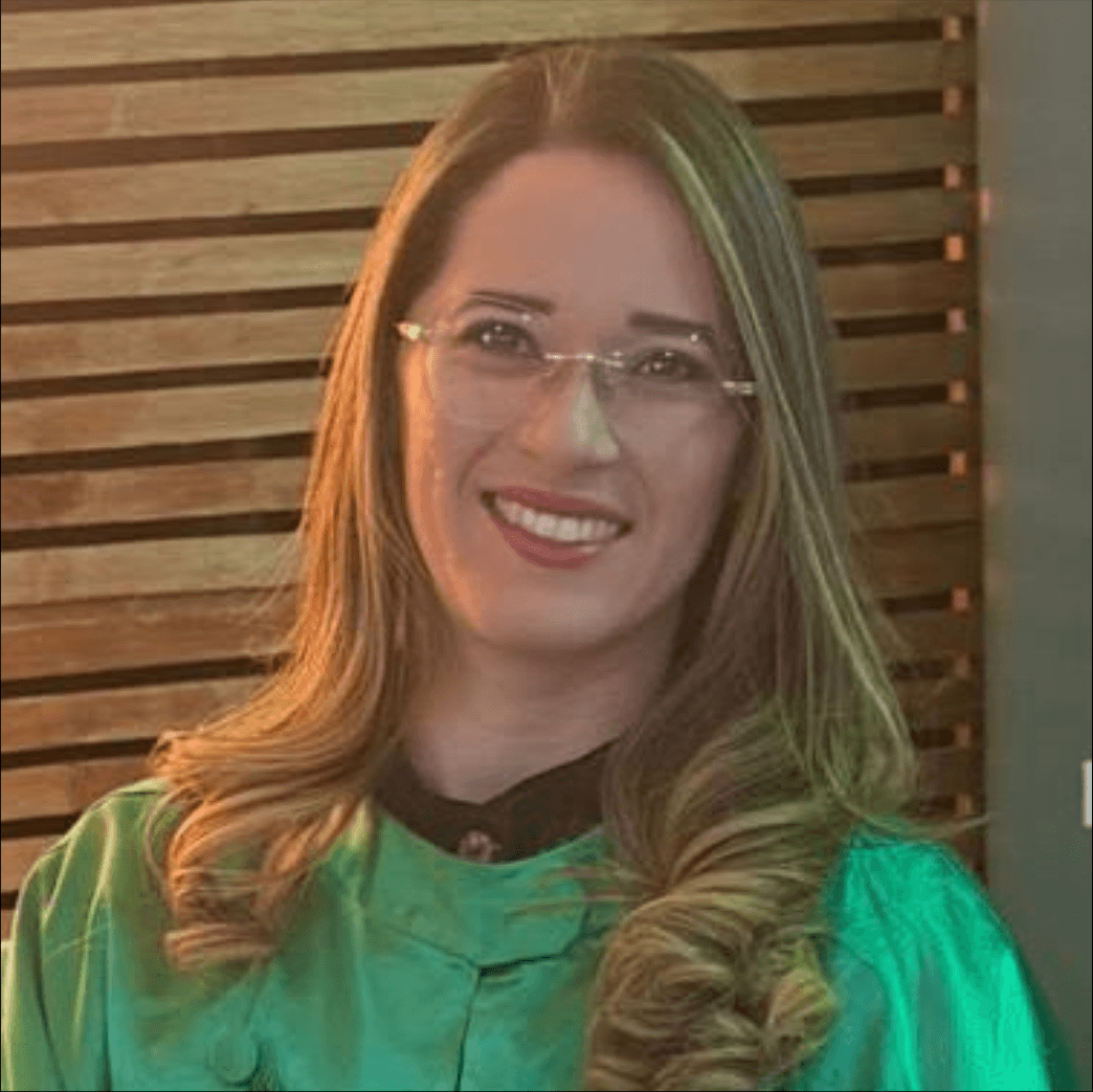 Profa. Esp. Angélica Cristina Lima Moura
