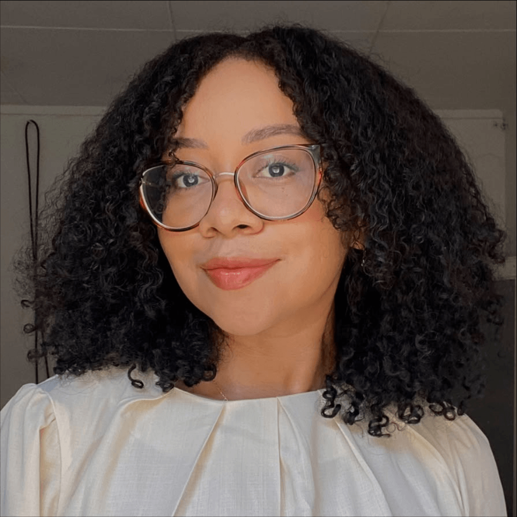 Profa. Dra. Emanoelle Fernandes Silva